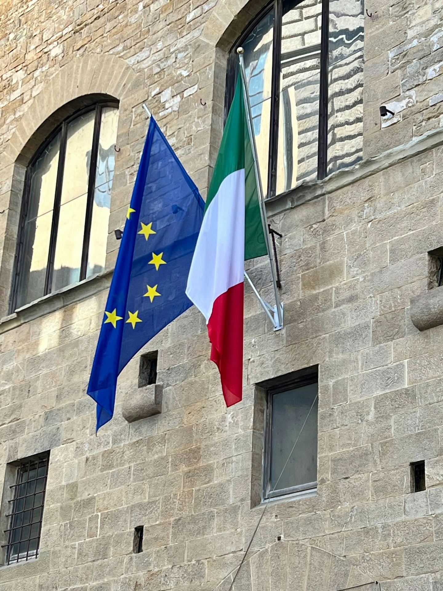 Passaporte italiano com certificado de registro AIRE