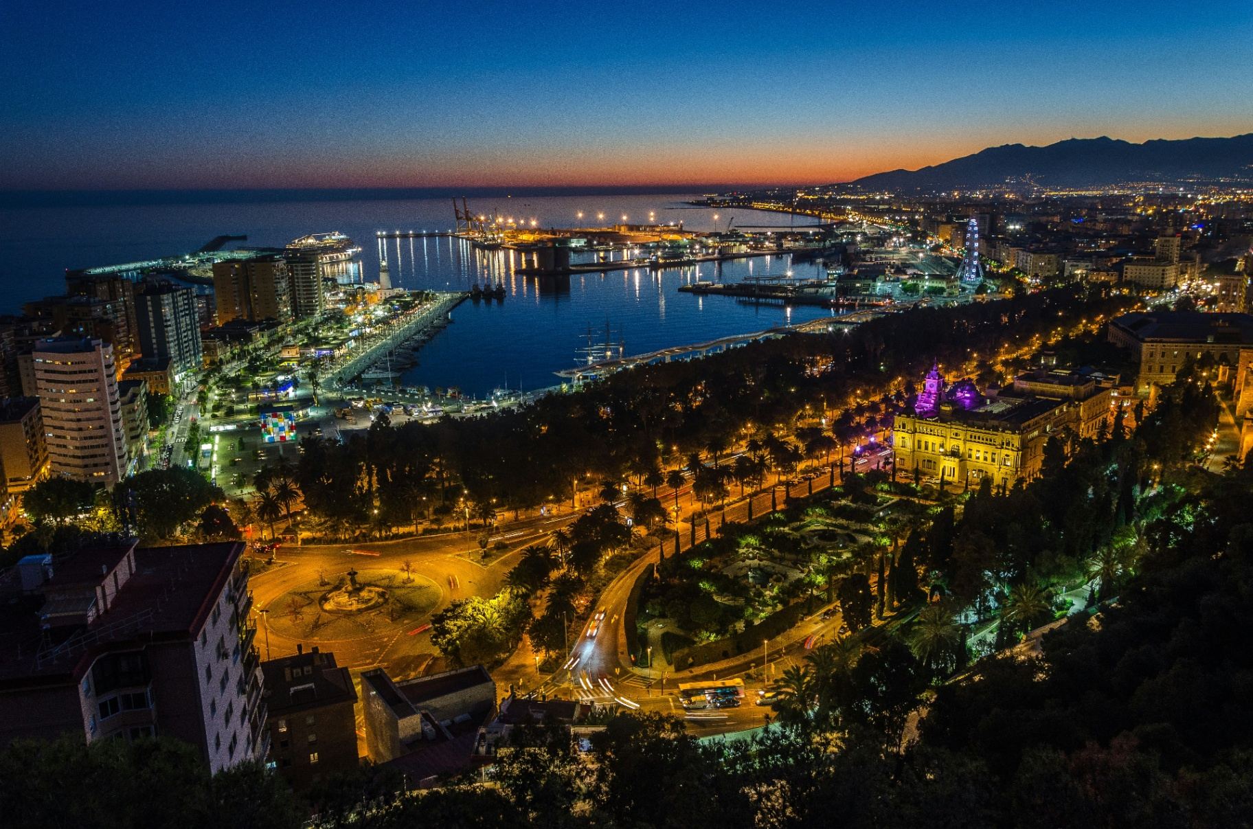Málaga - Costa del Sol ao anoitecer