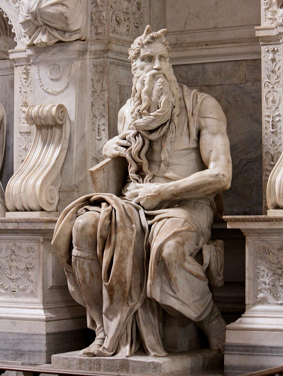 Escultura de Moisés de Michelangelo na Igreja de San Pietro in Vincoli