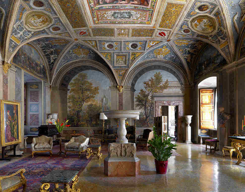 Apartamento da Princesa no Palazzo Colonna com teto afrescado e decoração original