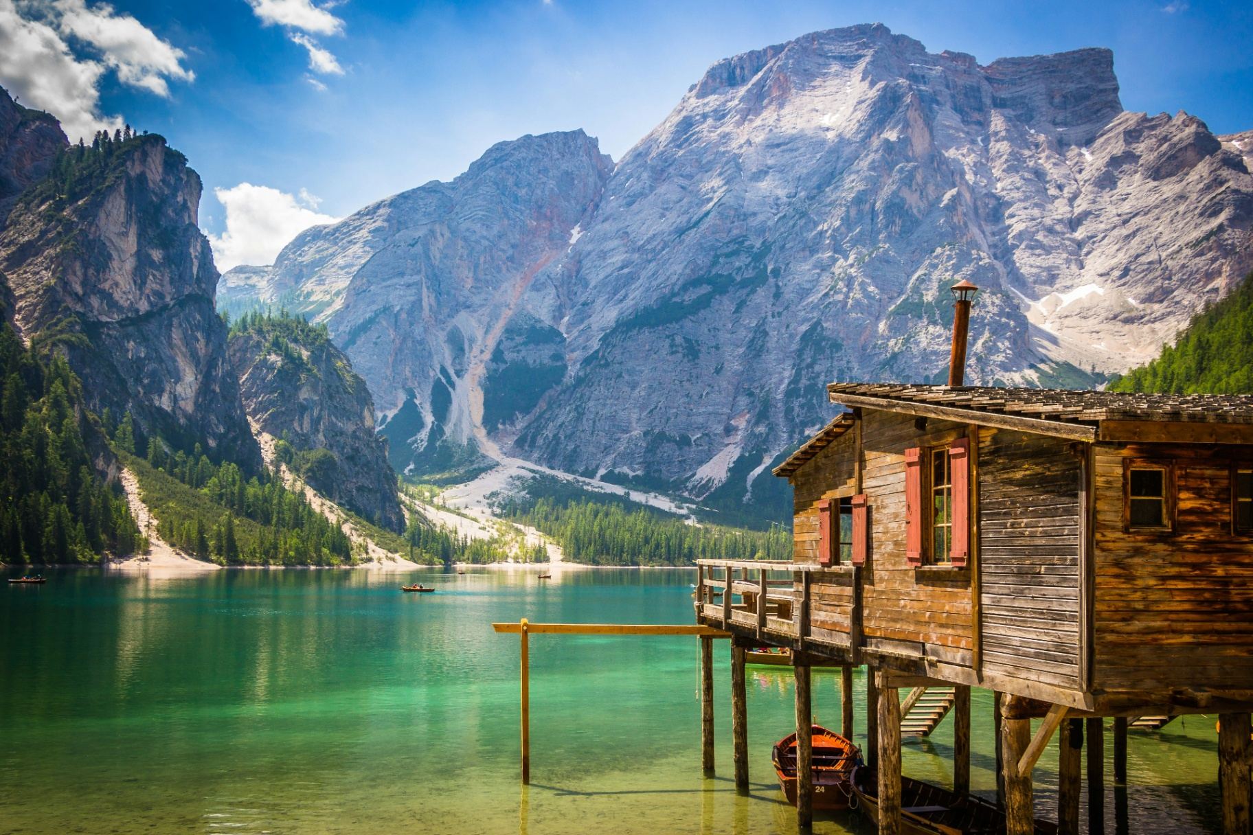 Lago de Braies en los Dolomitas